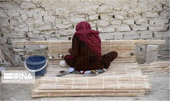 حکایت زنانی که بار خانوار را به دوش می‌کشند