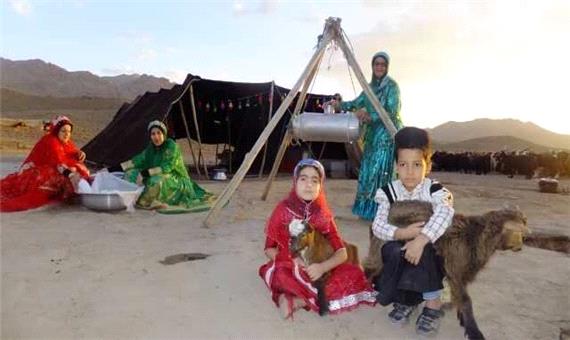 زیست بوم عشایر ابرکوه، سیاه چادرهایی که رنگ و بوی تلاش، سادگی و مهربانی دارد