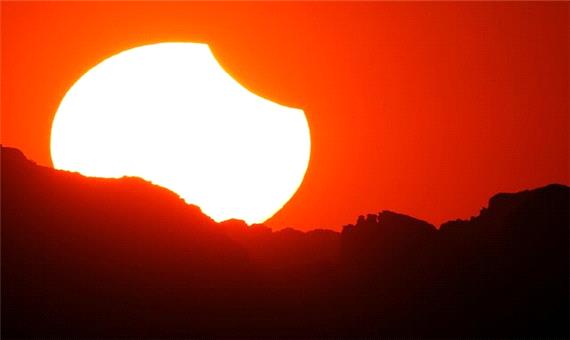 رخداد اولین خورشیدگرفتگی قرن پانزدهم در روز 3 آبان