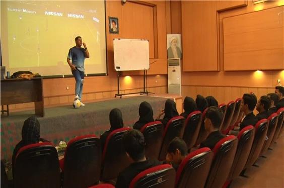 برگزاری دوره داوری فوتبال با قوانین جدید فیفا در میبد
