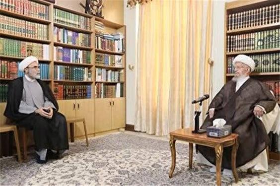 دیدار رئیس شورای هماهنگی تبلیغات اسلامی با آیت‌الله مکارم شیرازی