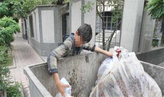 زخم زباله گردی بر صورت شهر جهانی یزد/شیوع ویروس کرونا هم مانع زباله گردی ­ها نشد