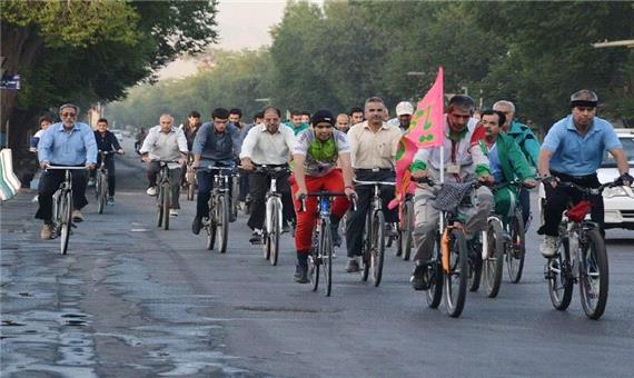 دوچرخه‌سواران یزد به مناسبت هفته تربیت بدنی و ورزش رکاب زدند