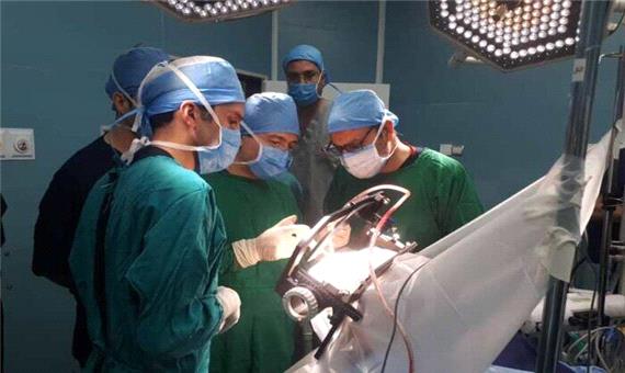 انجام 2 عمل جراحی ستون فقرات و مغز برای نخستین بار در میبد