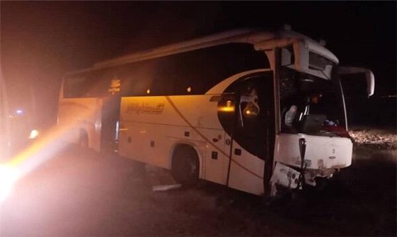 انحراف اتوبوس در مهریز  19 مصدوم بر جا گذاشت