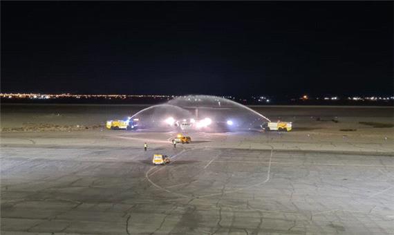 استقبال از اولین پرواز ماهان در فرودگاه یزد با واترسالوت