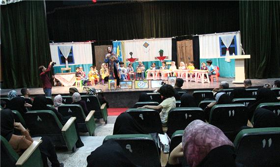 نخستین سمینار تخصصی هنر و کودک در میبد برگزار شد