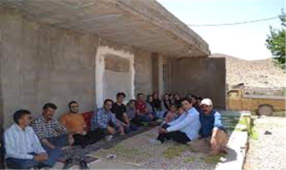 جمعی از استادان و دانشجویان دانشگاه یزد با عشایر شهرستان ابرکوه دیدار کردند