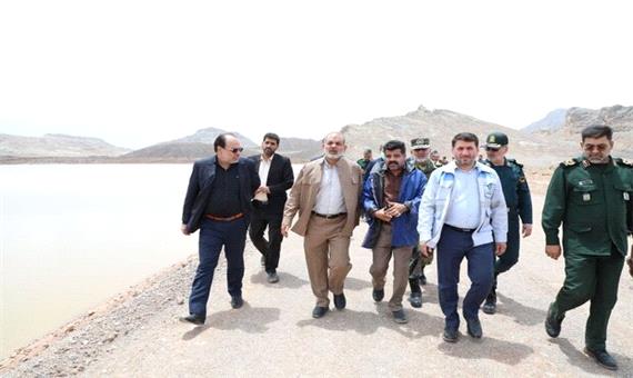 وزیر کشور از مناطق سیل زده یزد بازدید کرد