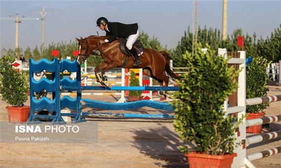 مسابقات پرش با اسب در یزد برگزار می‌شود
