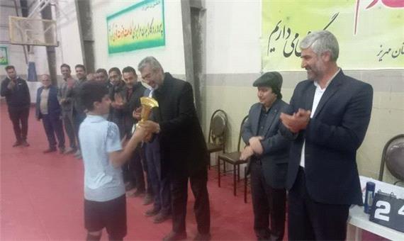 برگزاری مسابقات فوتبال مدارس ابتدایی در مهریز