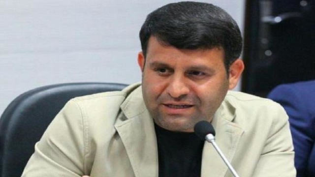میرحسینی: بازیکنان جوان در لیگ برتر فوتبال ساحلی کم داریم