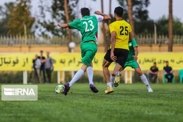 تیم فوتبال شهید قندی یزد بر اترک بجنورد غلبه کرد