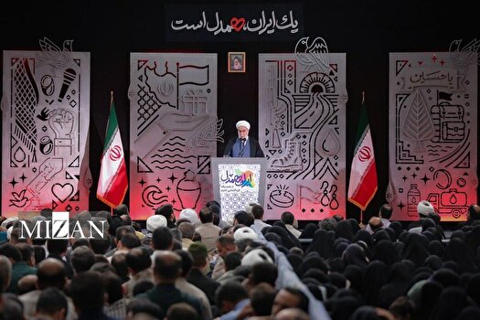 رهبر انقلاب پرچم مقاومت در برابر طاغوت را در دست دارند