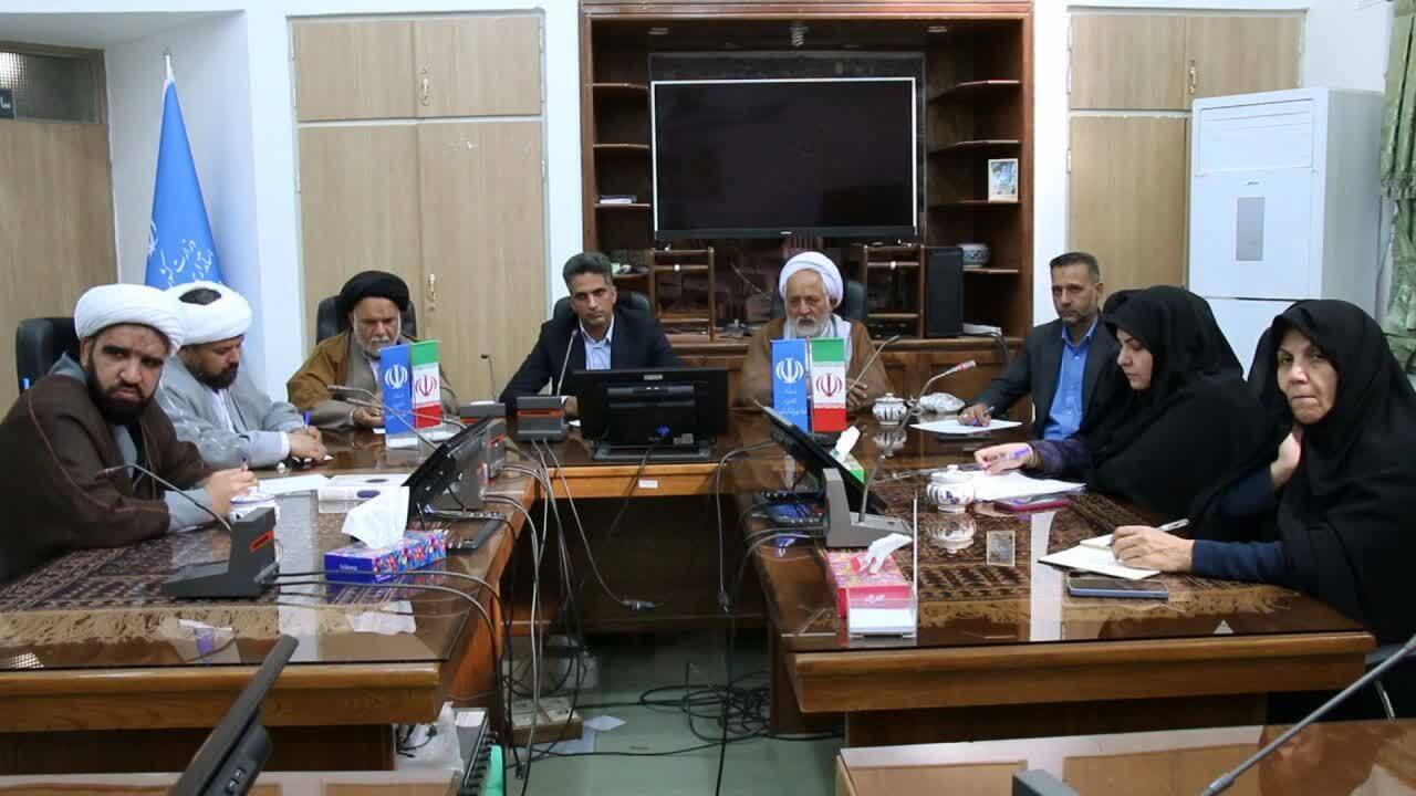 سعادت جامعه در گرو فرهنگ نماز و عفاف و حجاب است