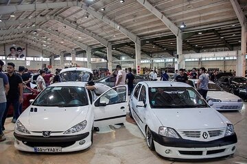 سرگیجه قیمت‌ها در بازار خودرو