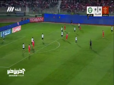 ضربه محمد عمری در دوضرب در دستان دروازه بان ذوب آهن قرار گرفت
