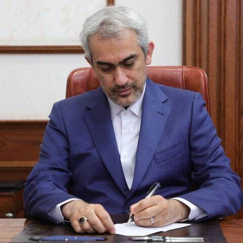 وزیر اقتصاد برنامه رشد عدالت‌محور را ابلاغ کرد