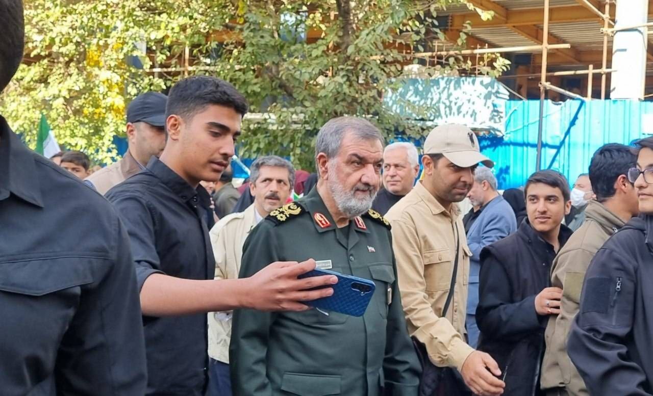 سرلشکر رضایی: ایران از قدرت موشکی خود صرف‌نظر نمی‌کند