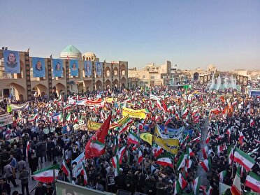 راهپیمایی ۱۳ آبان با حضور گسترده مردم در یزد