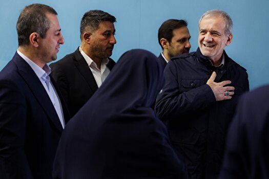 پزشکیان: نارسایی‌ها را می‌توان با اتکا به جوانان به نتیجه رساند