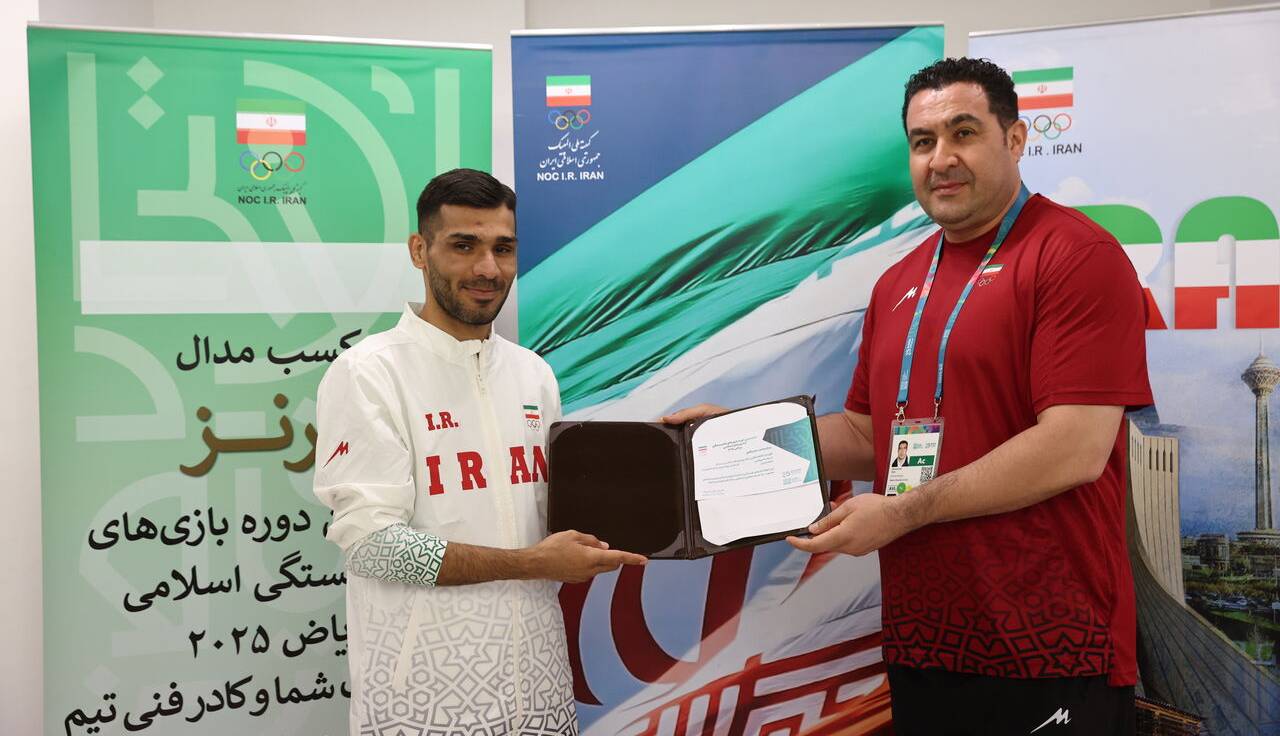 اهدای پاداش دانیال شه‌بخش در دهکده بازی‌ها