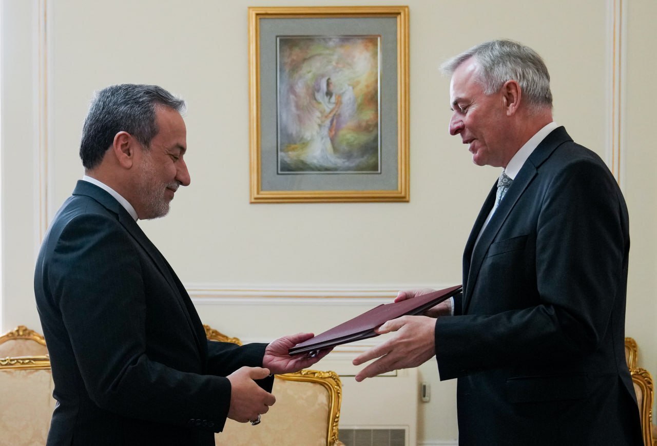 سفیر جدید اتریش رونوشت استوارنامه خود را تسلیم عراقچی کرد