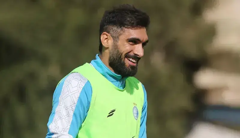 عارف آقاسی در باند فرودگاه برای پرواز دوباره