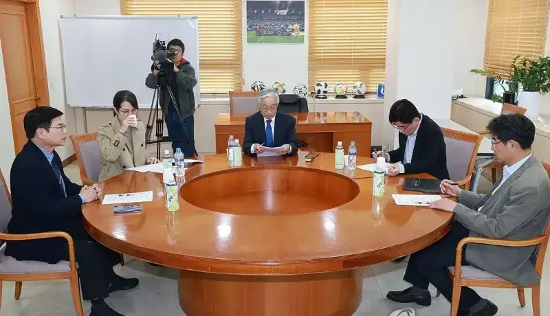 محرومیت مربی آرژانتینی با حرکت عیسی آل‌کثیر!