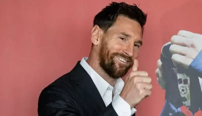 اشک لیونل مسی در آمد؛ به بارسا برمی‌گردم