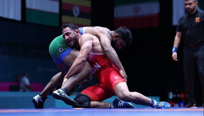 آذرپیرا به راحتی راهی نیمه نهایی شد