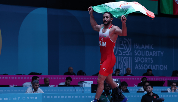 گزارش اتحادیه جهانی کشتی از باخت قاسم‌پور و ۴ طلای ایران