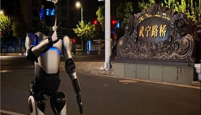 ربات انسان‌نمای چینی رکورد گینس را شکست