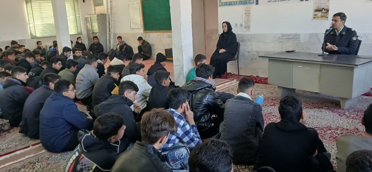 آموزشی برای نجات جان‌ها در مهریز؛ اجرای طرح ارتقای فرهنگ ایمنی تردد در مدارس