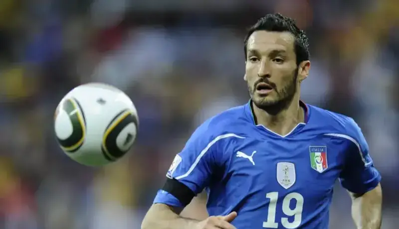 جراحی برای صاف کردن پای پرانتزی ستاره ایتالیا!