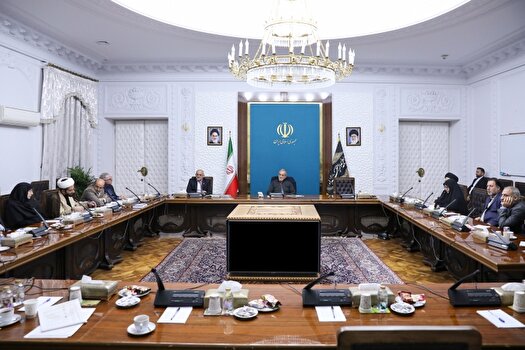 نباید در برابر فضای رقابت سازنده آموزشی مقاومت کرد