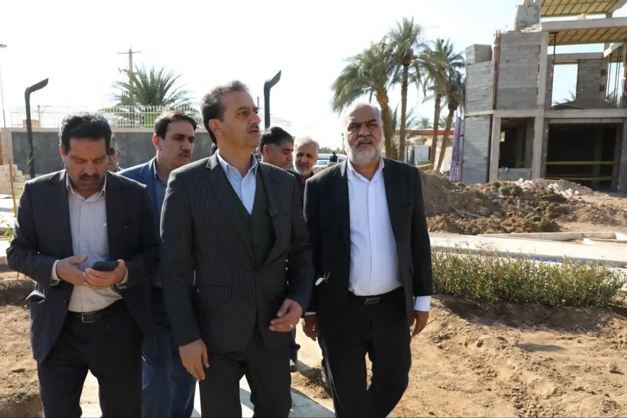 بازدید میدانی معاون هماهنگی امور عمرانی استاندار از پروژه‌های شهرداری بافق