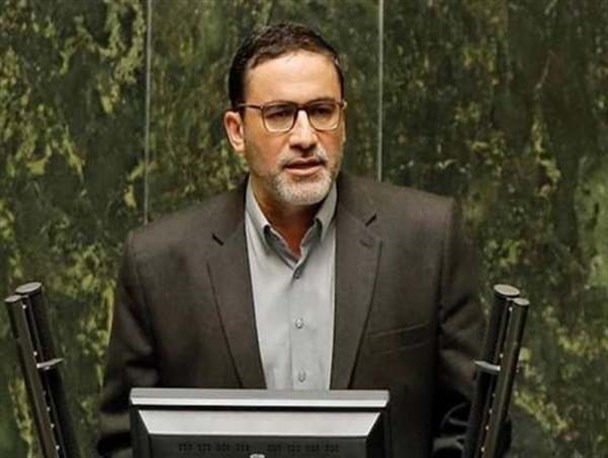 عضو کمیسیون صنایع مجلس: افزایش حقوق در نظر گرفته شده توسط دولت با تورم همخوانی ندارد