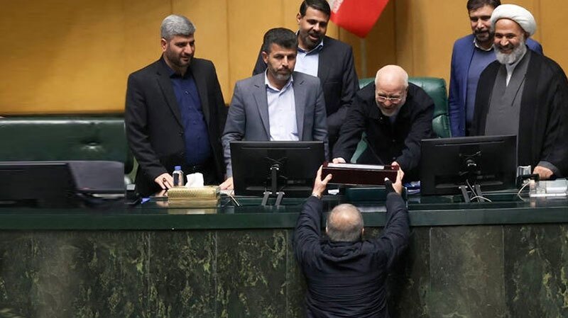 رئیس‌جمهور لایحه بودجه ۱۴۰۵ را تقدیم مجلس کرد