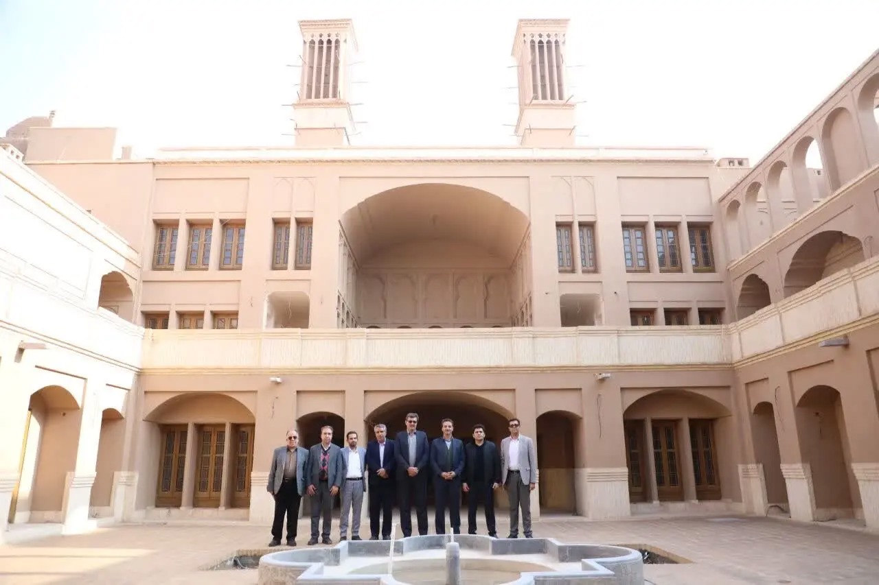 بازدید معاون عمرانی استاندار از آخرین مراحل مرمت عمارت تاریخی پاپلی