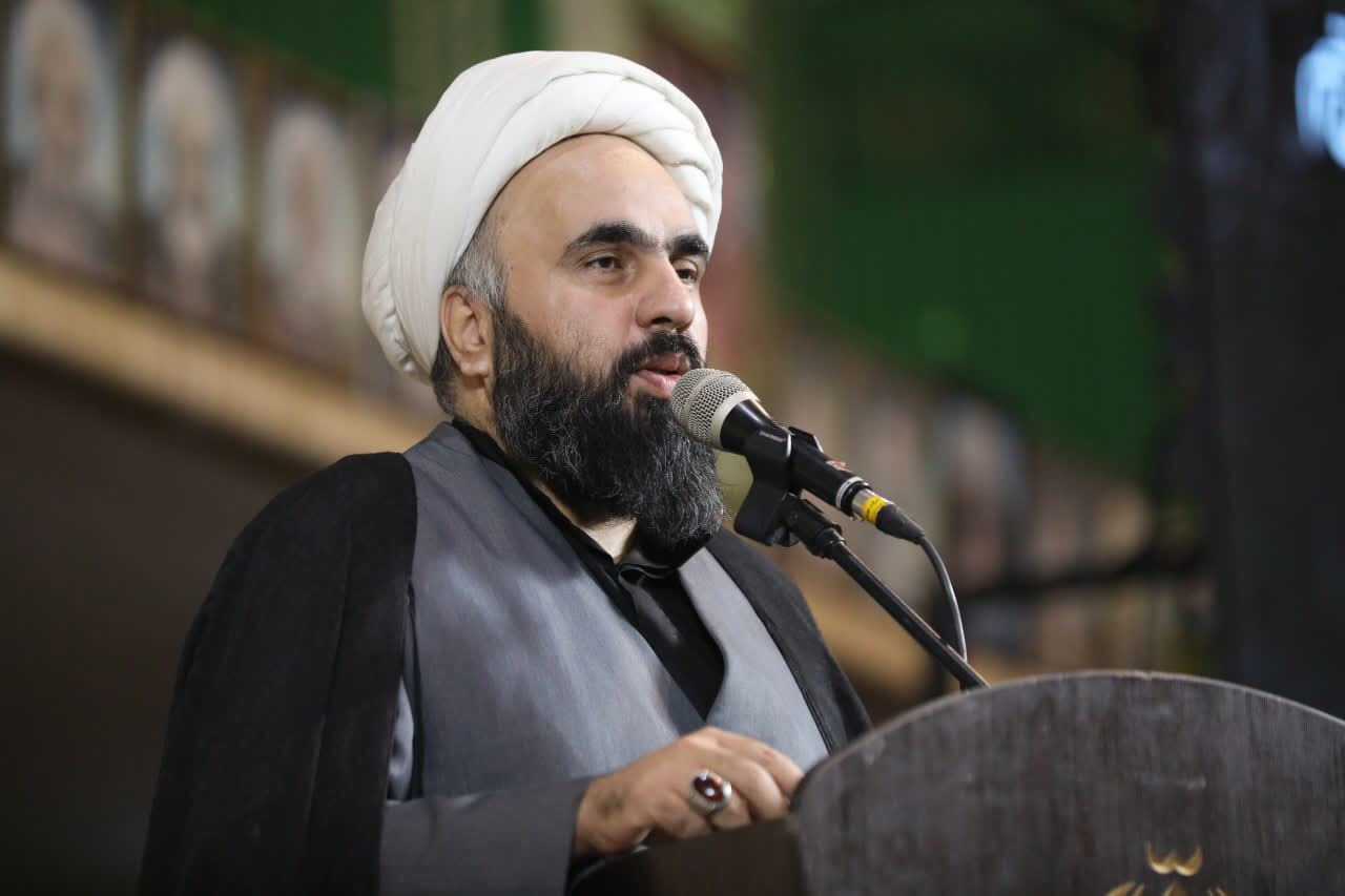 توانمندسازی مربیان اعتکاف دانش‌آموزی و جشن تولد قرآن در یزد