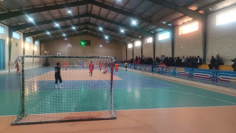 برگزاری مسابقات فوتسال سه‌جانبه پیشکسوتان در شهرستان خاتم