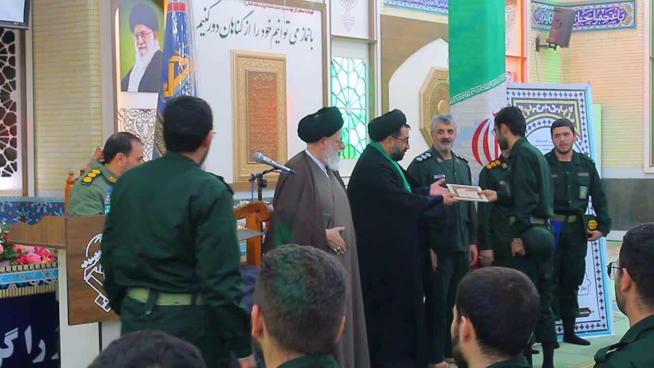 همایش نماز در آموزشگاه نبی اکرم (ص) میبد