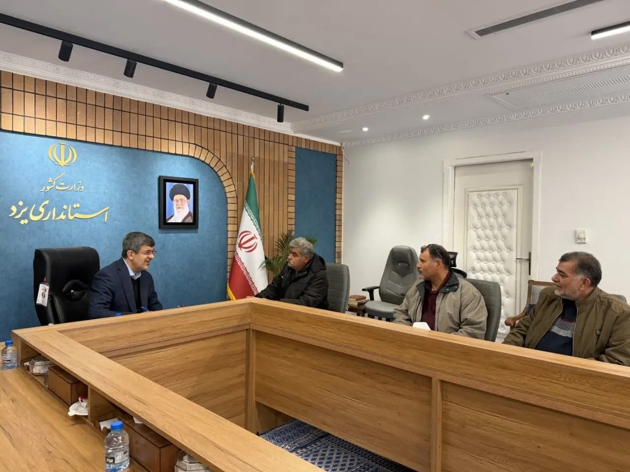 استاندار یزد دستور پیگیری فوری مشکلات رانندگان ناوگان سنگین را صادر کرد