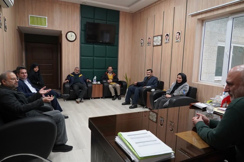 نشست رییس هیات مدیره بیمه دی و مدیران بنیاد شهید قزوین