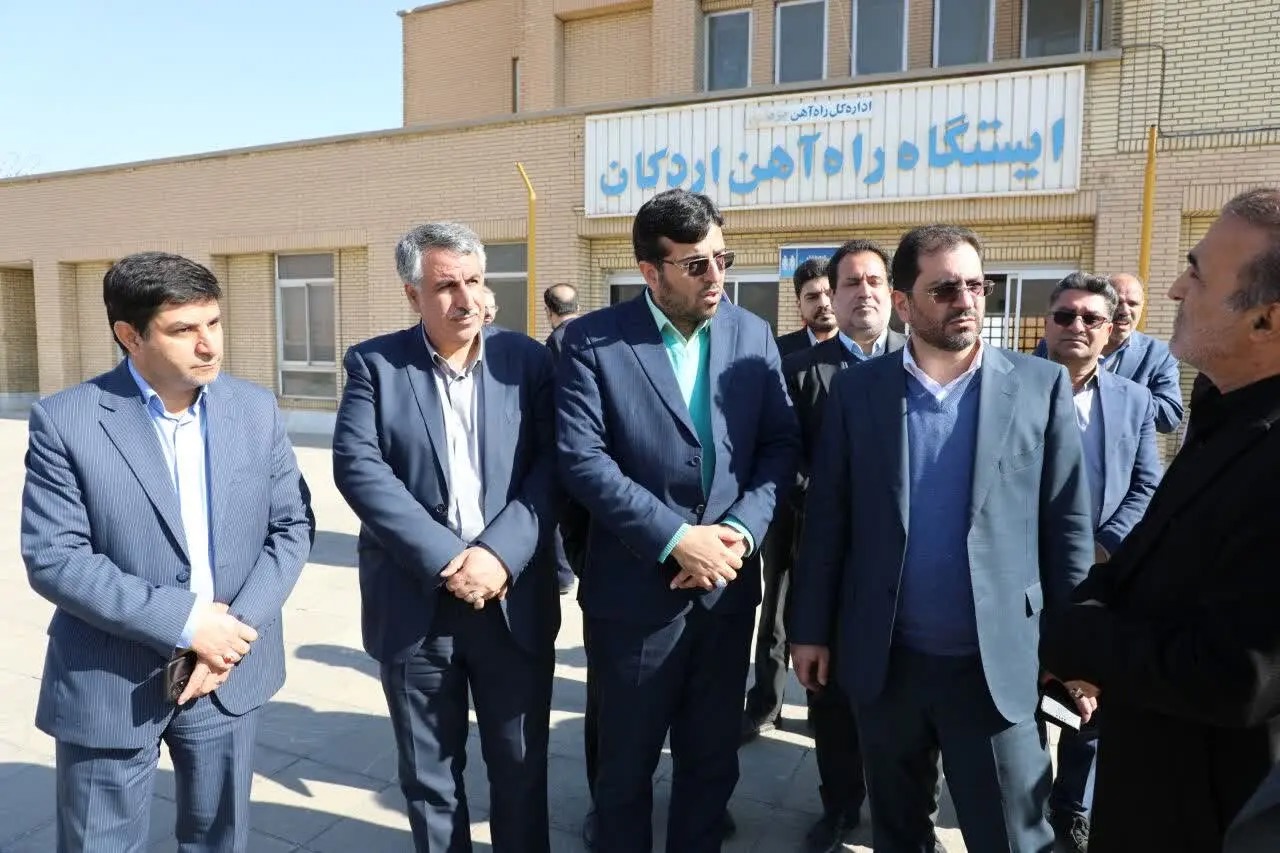 بازدید معاون وزیر راه و شهرسازی از پروژه‌های زیرساختی حمل و نقل اردکان