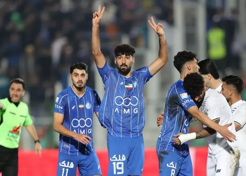 دشت سه امتیازی استقلال در یزد