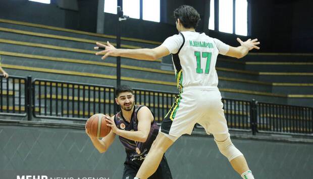 حریفان نفت و کاله صدتایی شدند؛ صدر جدول تغییر کرد