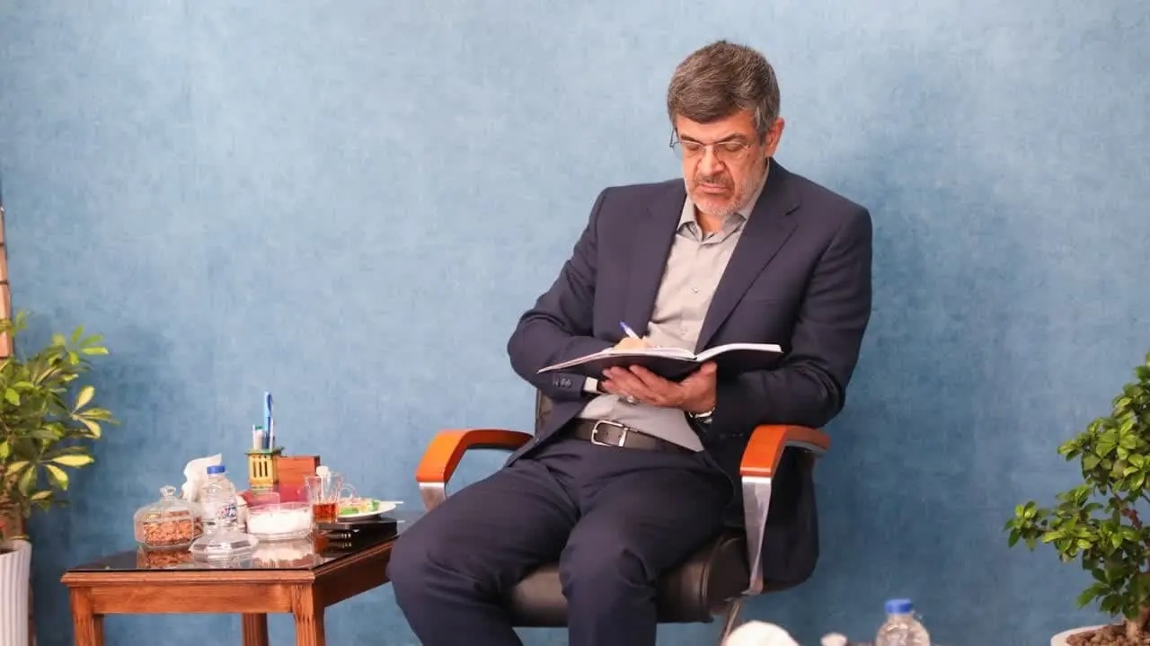 پیام تبریک استاندار یزد به مناسبت آغاز چهل و هفتمین بهار آزادی