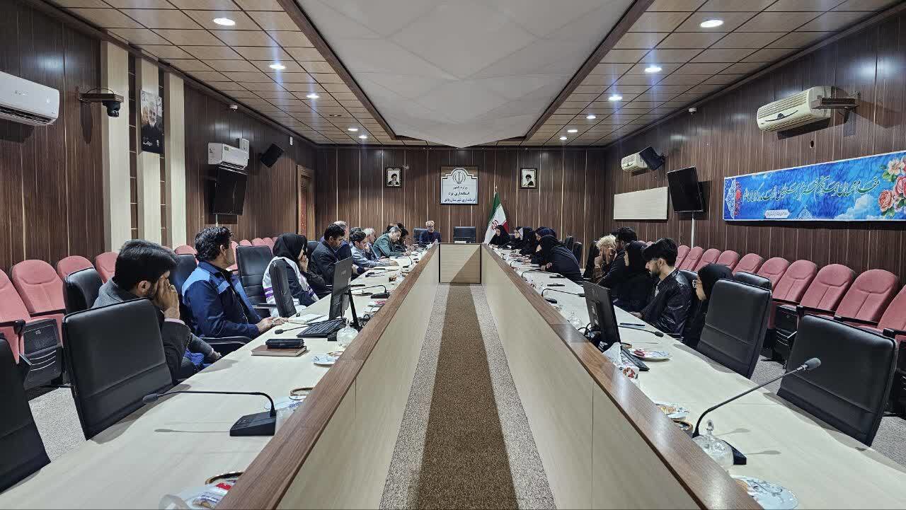 هم‌اندیشی مسئولان و جوانان برای نشاط اجتماعی در بافق